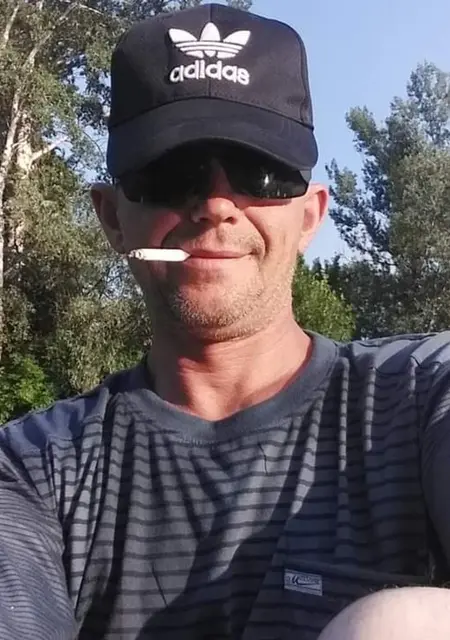 Александр з Слов'янська, шукаю на сайті знайомства без зобов'язань