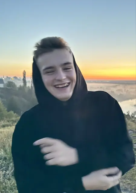 Михаил из Лондона, ищу на сайте общение