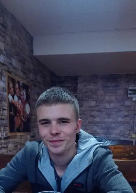 Алексей из Донецка, мне 28, познакомлюсь для вирта