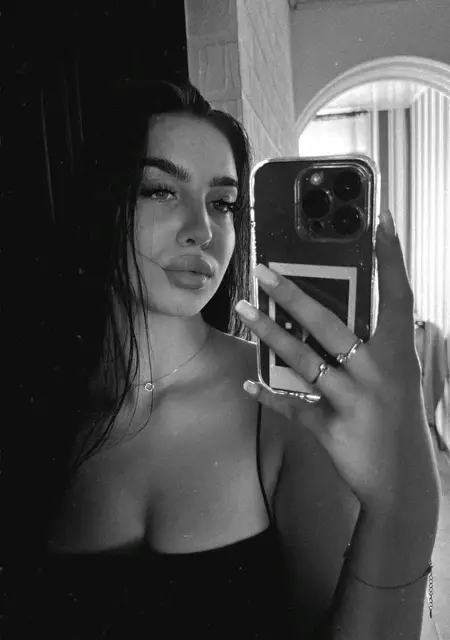 Я Диана, 18, из Киева, ищу знакомство для вирта