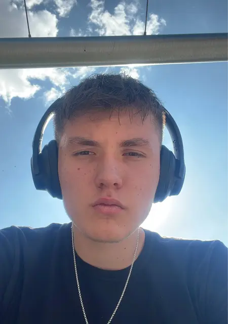 Salih из Бурсы, ищу на сайте знакомства без обязательств