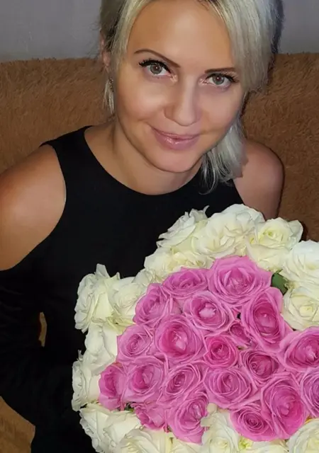 Я Валентина, 42 років з Києва, шукаю знайомство для постійних стосунків