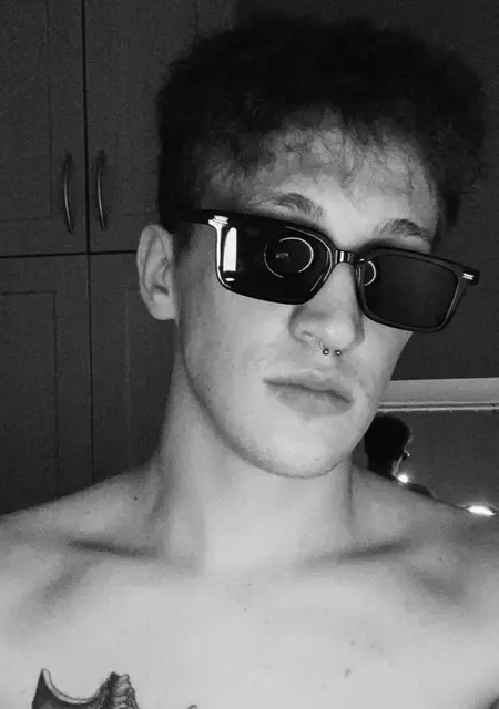 Я Серёжа, 21 років, знайомлюсь без зобов'язань у Одесі