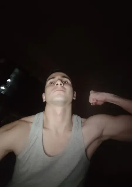 Полад из Баку, ищу на сайте дружбу