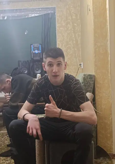 Макс з Донецька, мені 20 років, познайомлюсь для вірт