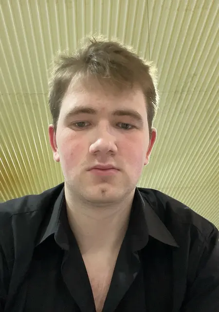 Ваня из Кривого Рога, мне 21, познакомлюсь на одну ночь