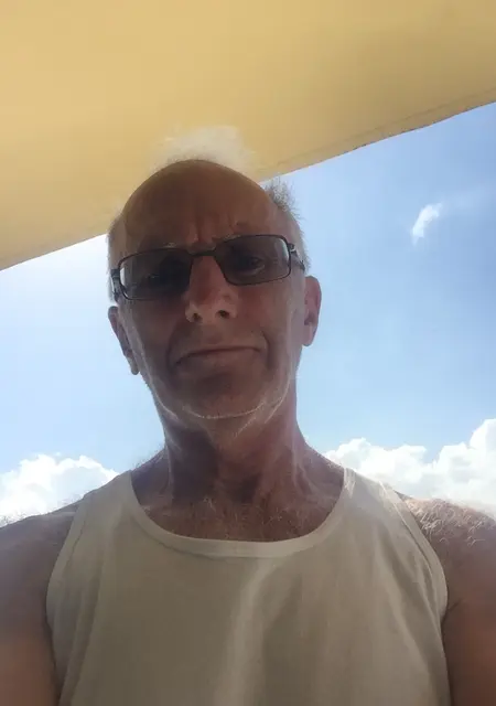 Я Михаил, 71, знакомлюсь для постоянных отношений в Киеве