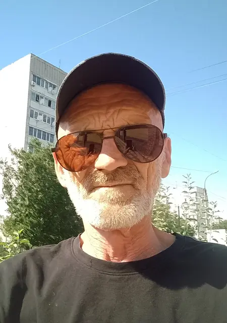 Евгений из Киева, ищу на сайте постоянные отношения