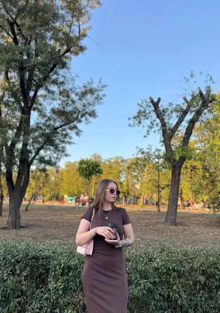 Мария из Луганска, мне 25, познакомлюсь для постоянных отношений