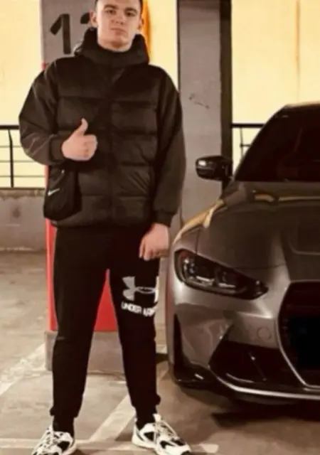 Я Сергій, 19, из Львова, ищу знакомство для вирта