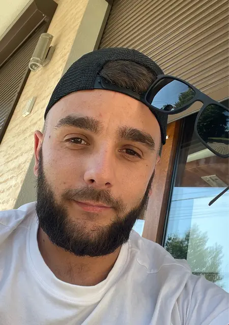 Я Валентин, 26, из Ивано-Франковска, ищу знакомства без обязательств