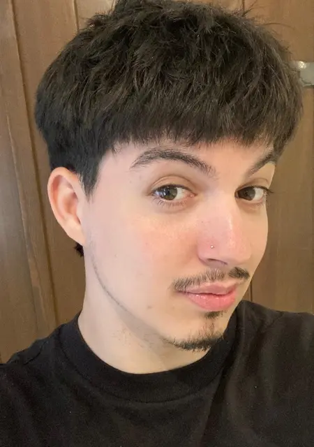 Soy Concret, 21 años, conociéndome para relación sin ataduras en Madrid