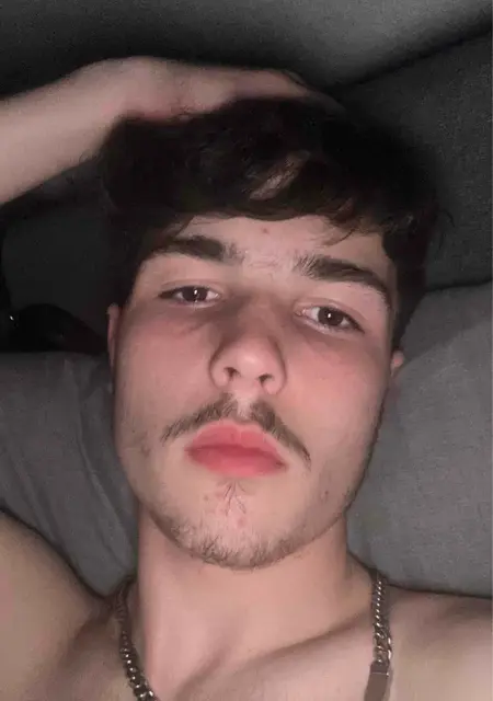Я Jake, 19, из Глостер, ищу знакомство для открытые отношения