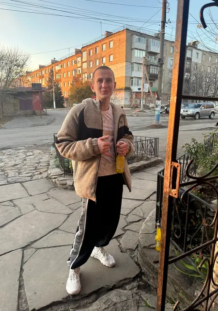 Oleg из Луганска, мне 22, познакомлюсь для открытые отношения