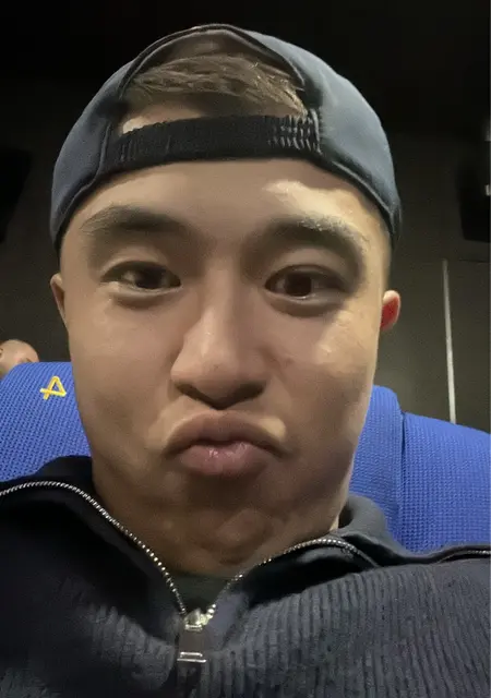 Ali из Франкфурта-на-майне, мне 24, познакомлюсь на одну ночь