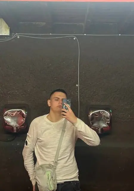 Я Maksim, 18, знакомлюсь без обязательств в Мелитополе