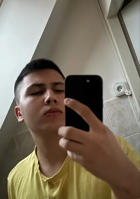 Давид из Праги, мне 19, познакомлюсь на одну ночь