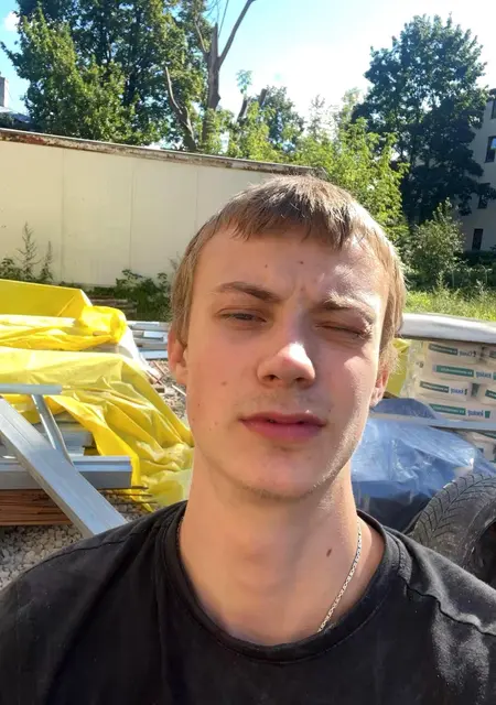 Артур из Риги, мне 21, познакомлюсь для вирта