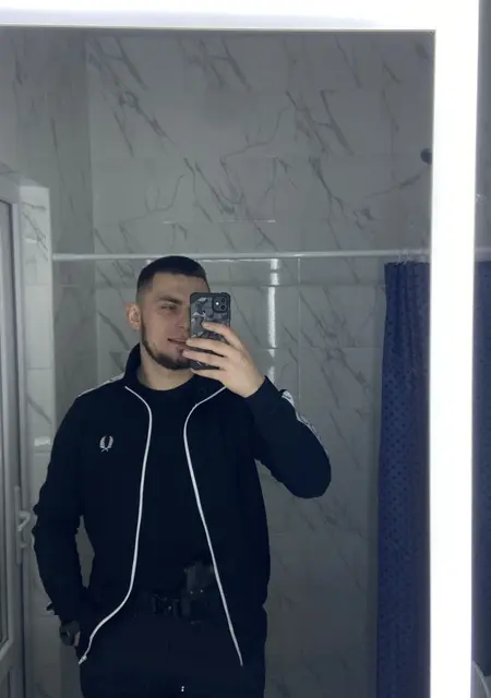 Я Павло, 24, из Киева, ищу знакомство для общения