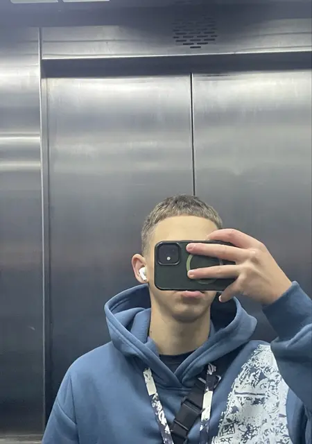 Я Іван, 18, из Львова, ищу знакомство для постоянных отношений