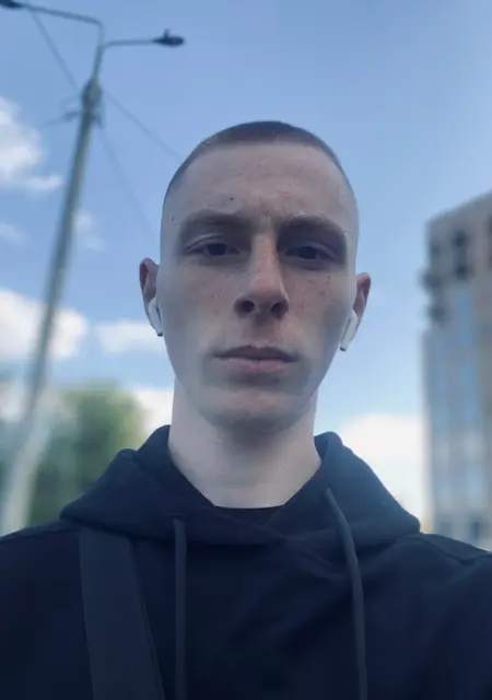 Я Святослав, 21, из Львова, ищу знакомства без обязательств