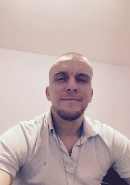 Ввдумую из Жёлтых Воды, ищу на сайте знакомства на одну ночь