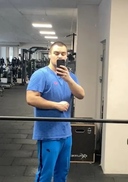 Я Dmytro, 20, из Черкасс, ищу знакомства на одну ночь