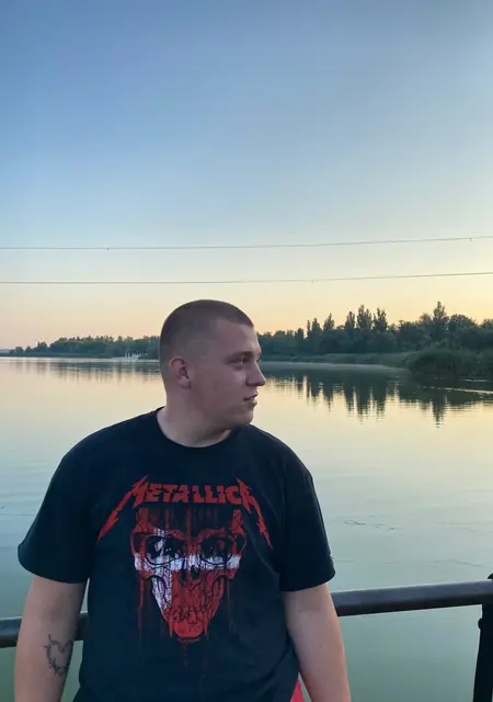 Андрей из Запорожья, мне 19, познакомлюсь на одну ночь