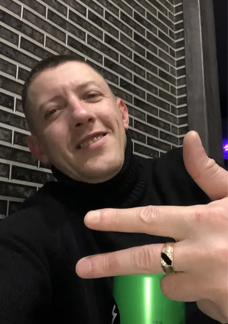 Сергій з Кам'янського, шукаю на сайті постійні стосунки