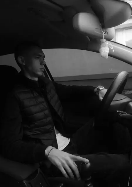 Влад из Житомира, мне 28, познакомлюсь для общения