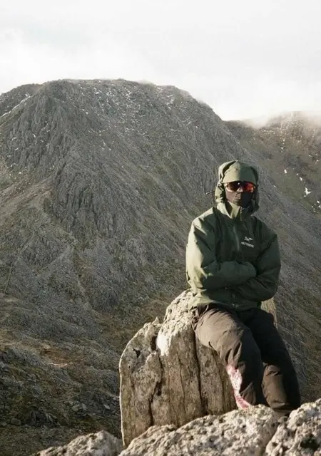 Я Артур, 24 років, знайомлюсь на одну ніч у Тернополі