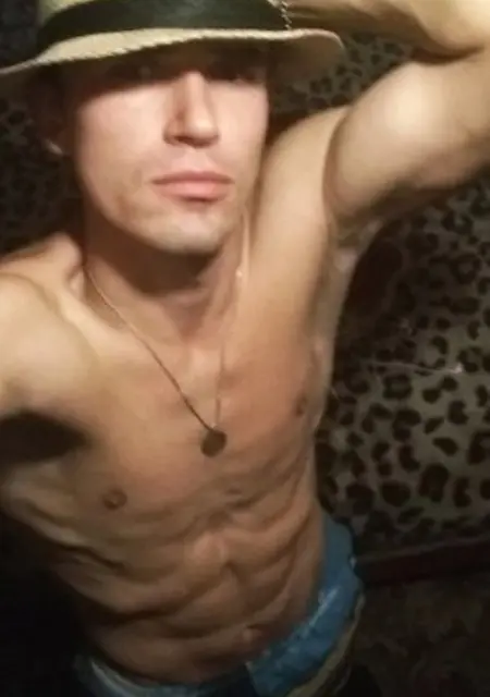 Юра з Горлівки, шукаю на сайті знайомства без зобов'язань