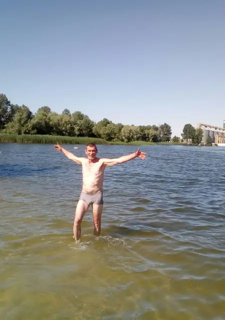 Виталий из Харькова, мне 59, познакомлюсь на одну ночь