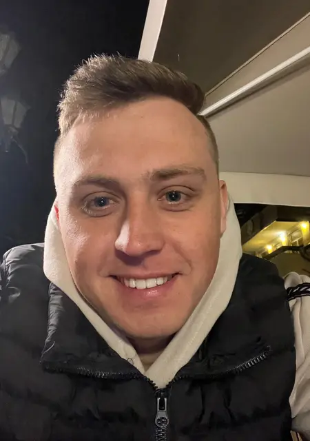 Денис з Ужгород, мені 27 років, познайомлюсь для постійні стосунки