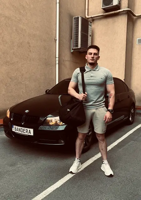 Я Дмитро, 26 років, знайомлюсь для дружби у Харкові