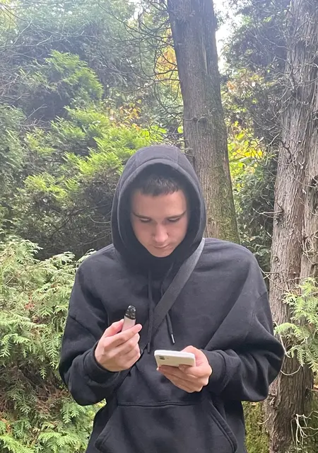 Yura з Львова, мені 20 років, познайомлюсь для вірт