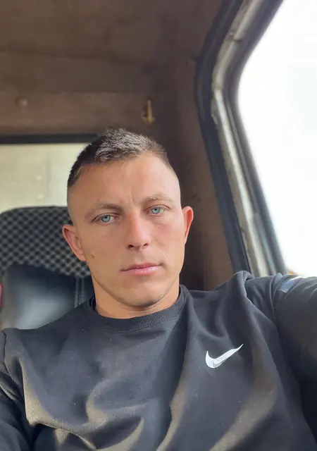 Артём из Мелитополя, ищу на сайте открытые отношения