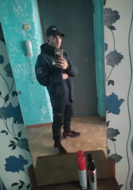 Вован из Мозыря, мне 25, познакомлюсь на одну ночь