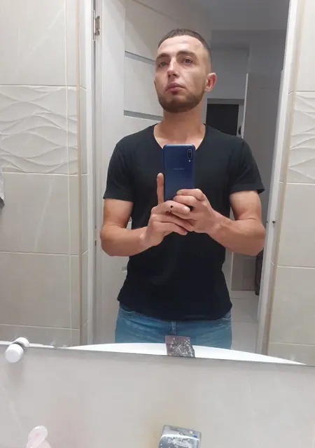 Міша из Ужгорода, ищу на сайте знакомства на одну ночь