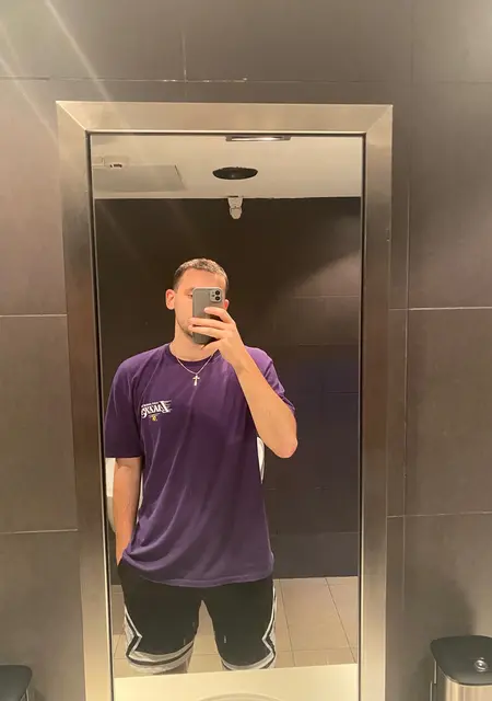 Ярослав из Риги, мне 21, познакомлюсь без обязательств