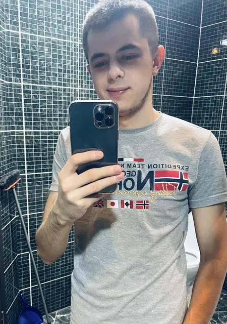 Я Женя, 27, из Ровно, ищу знакомства на одну ночь