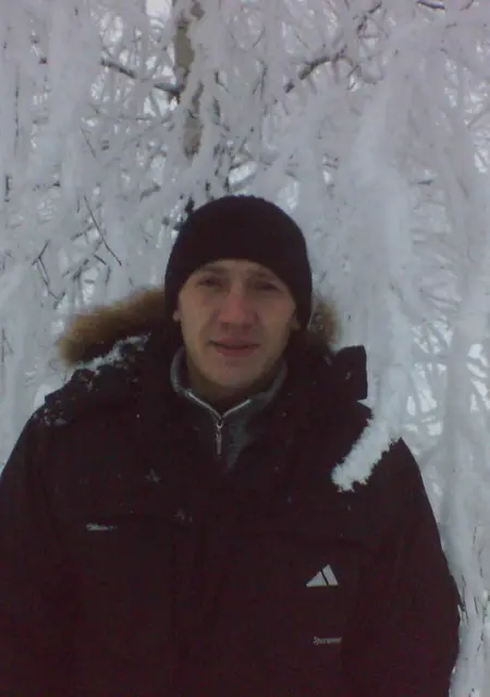 Я Сергей, 45, из Солигорска, ищу знакомства без обязательств