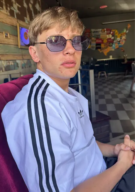 Я Dimon, 20, из Кропивницкого, ищу знакомства без обязательств