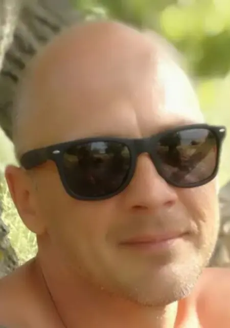 Я Женя, 45, из Николаева, ищу знакомства без обязательств