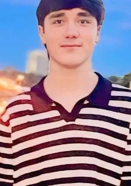 Я Никит, 18, из Донецка, ищу знакомство для открытые отношения