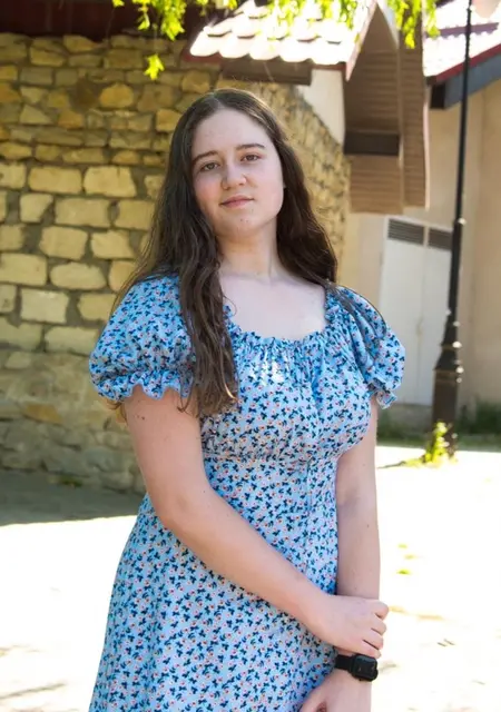 Я Яна, 20, знакомлюсь для общения в Черновцах