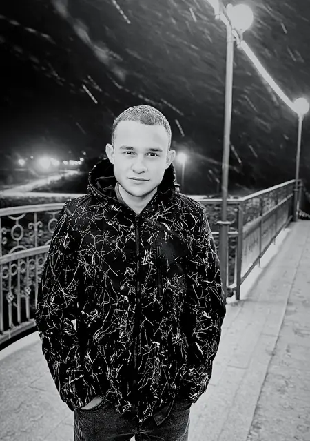 Я Микола, 25 років з Novohrad-Volynskyi, шукаю знайомства без зобов'язань