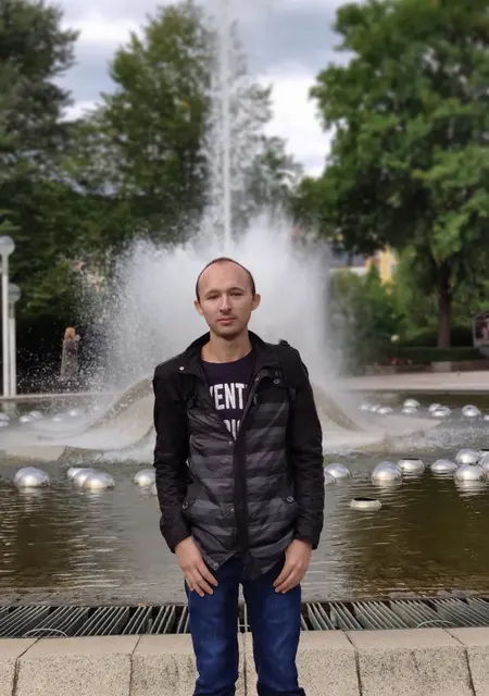 Я Максим, 33 років, знайомлюсь без зобов'язань у Миколаєві