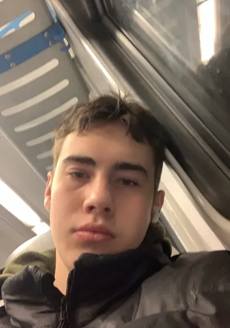 Ivan из Харькова, ищу на сайте знакомства без обязательств