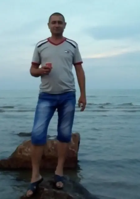 Виктор з Дніпра, мені 50 років, познайомлюсь на одну ніч